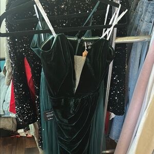 Lulu's Strapless Dark Green Velvet Dress